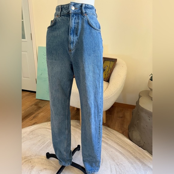 Dad Fit Jeans - Picture 1 of 5